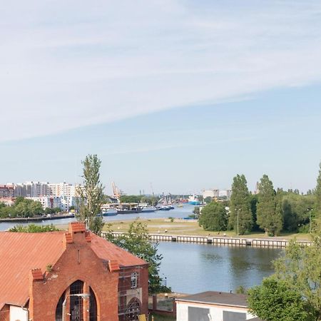 Riverside Apartment With Balcony By Noclegi Renters Swinoujscie Exterior photo