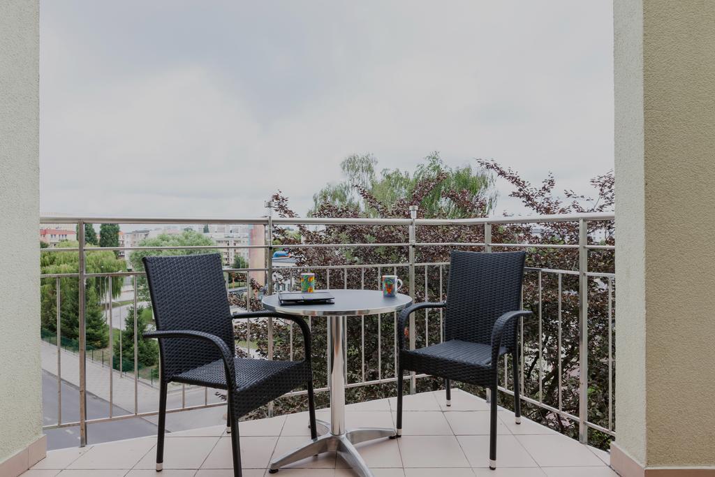 Riverside Apartment With Balcony By Noclegi Renters Swinoujscie Exterior photo